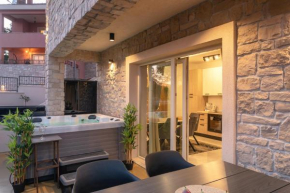 TEONA Luxury Apartment with jacuzzi and terrace sea view